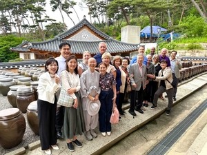 Ex-US Congress members tour Korea to boost cultural, economic relations