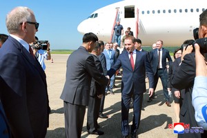 Russia's resources minister visits N. Korea on 1st direct Moscow-Pyongyang flight
