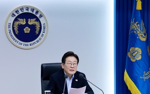 Lee calls for building next-generation power grid with focus on renewable energy