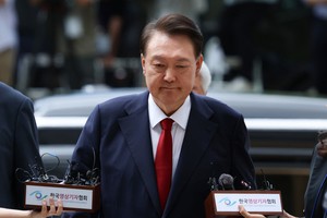 Court grants forcible summons as detained Yoon refuses to cooperate in wife's probe