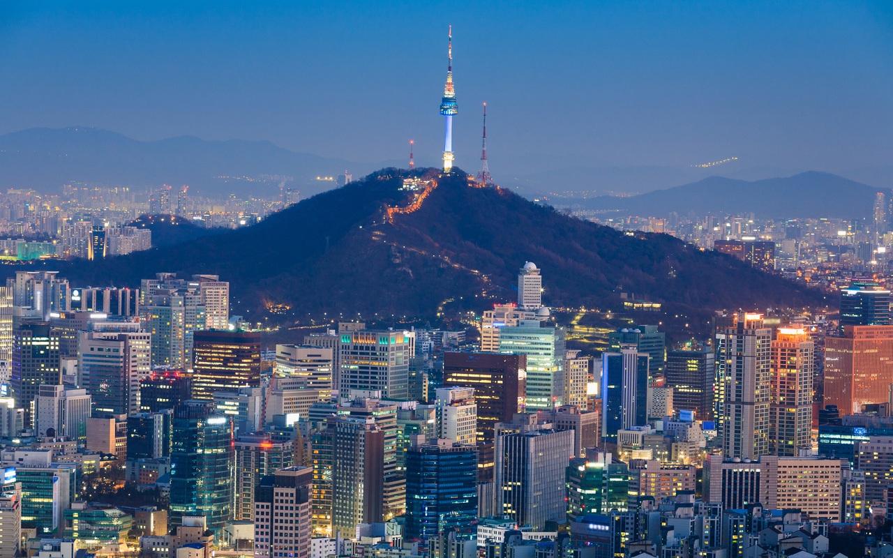 N Seoul Tower and the downtown skyline in Seoul, South Korea (123rf)