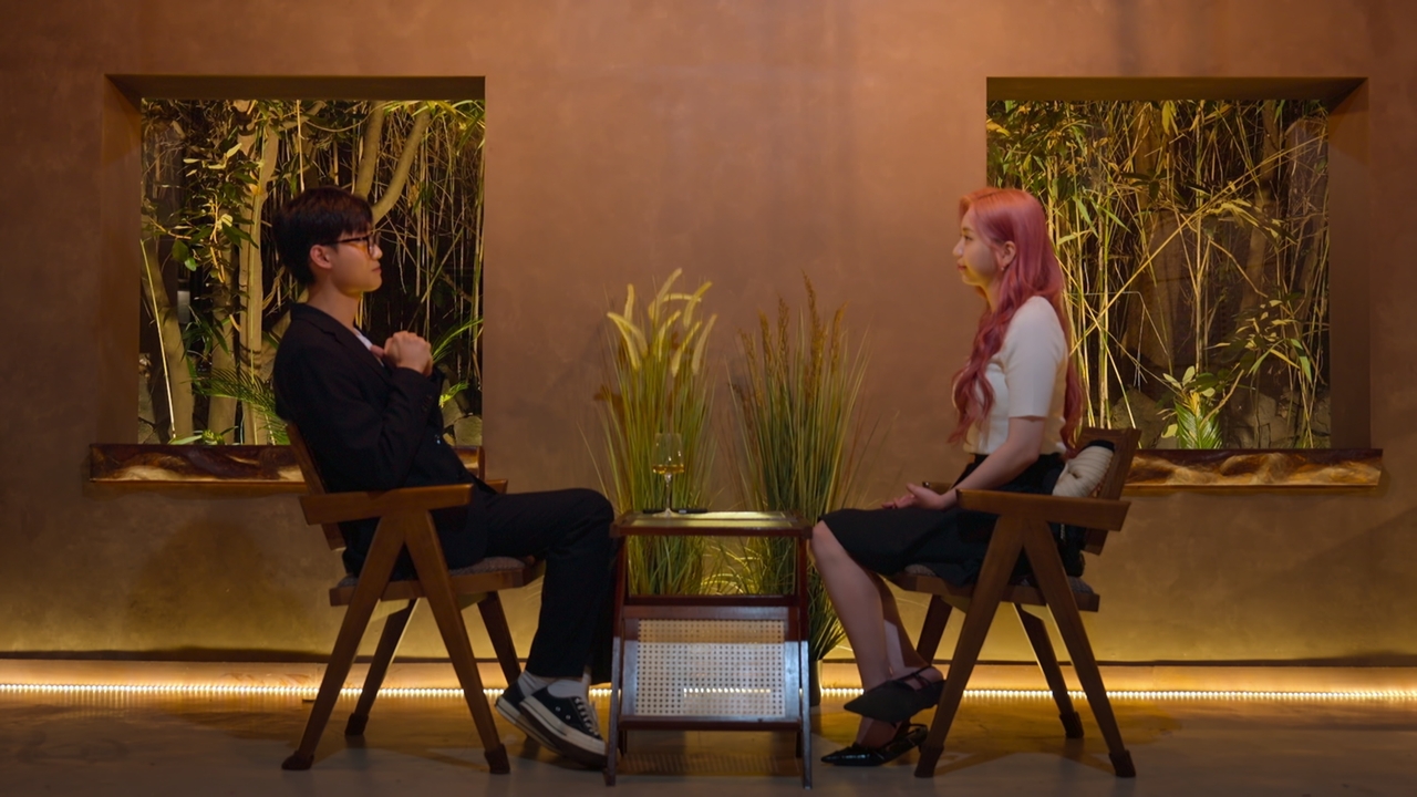 "Better Late Than Single," starring Jung-mok (left) and Yi-do (Netflix)