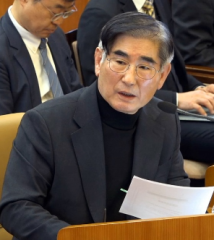 Court grants bail to ex-Defense Minister Kim